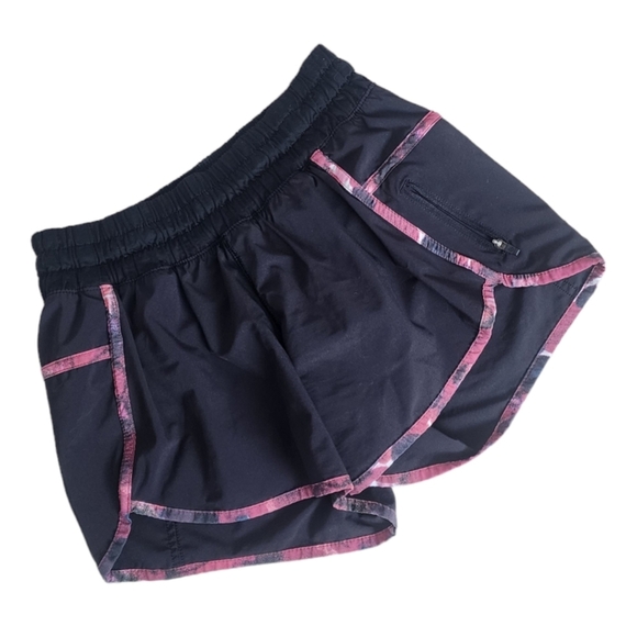 Lululemon Womens Running Tracker Short III Size 4 Zip Pocket Black Berry Rumble. - Picture 4 of 8